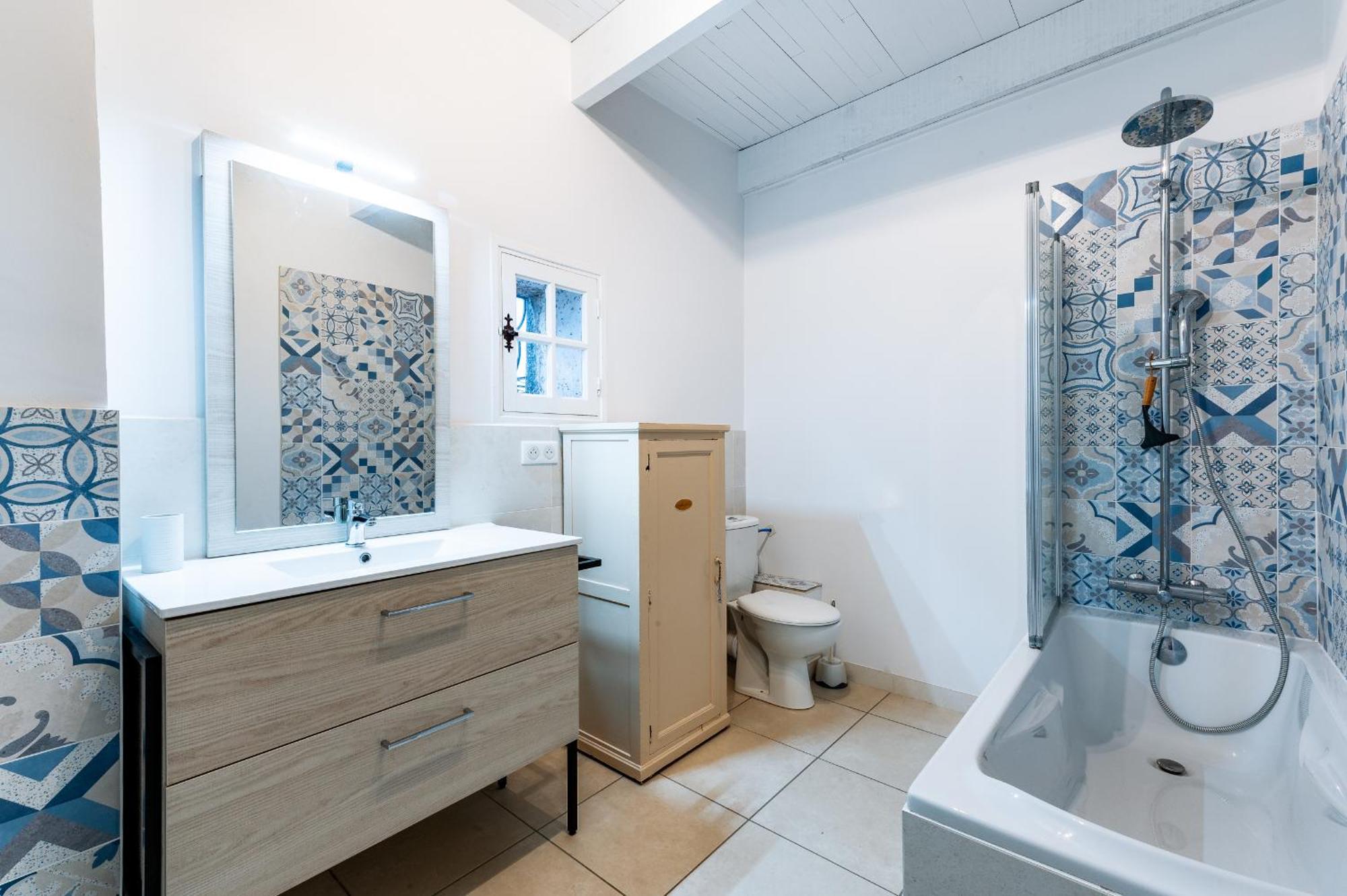 La Closerie D'Escalin Gite 12 Personnes Et Jacuzzi La Garde Adhemar Luaran gambar